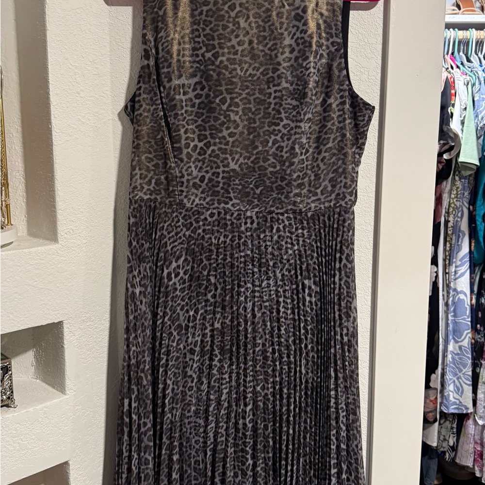 Roz & Ali Gray Leopard Print Maxi Dress